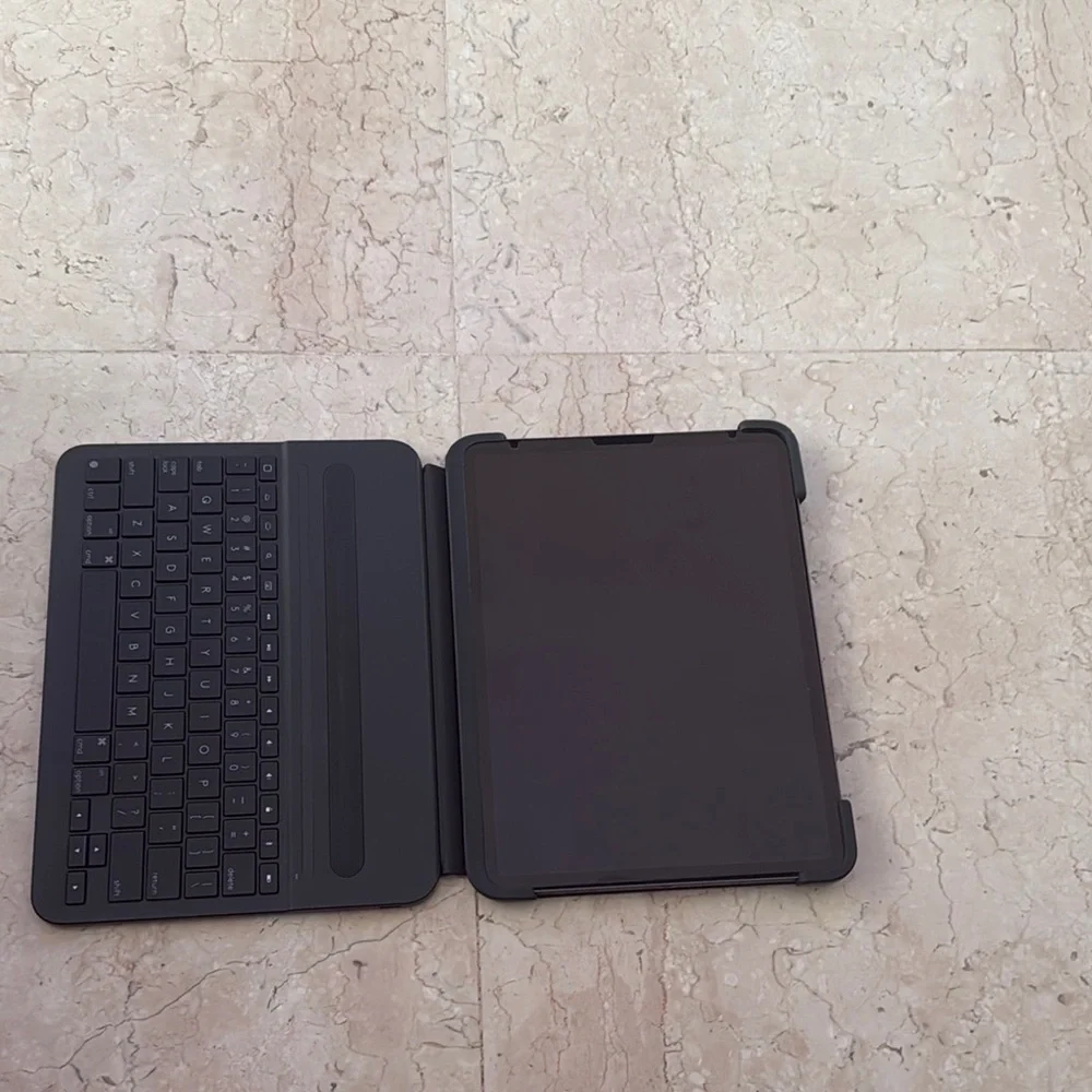 Logitech Slim Folio Pro for iPad Pro 11-inch - Black